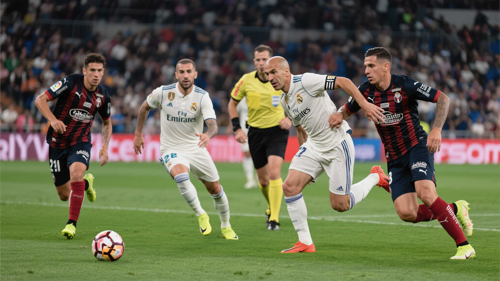 皇马世俱杯首秀巧用阵型切换,灵活压制帕丘卡 皇马世俱杯首秀巧用阵型切换,灵活压制帕丘卡